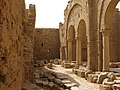 Resafa, Sergiopolis, Basilica, Columns 2, Syria.jpg