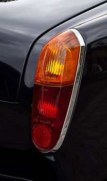 Rolls-Royce Corniche (III) – Heckleuchte, 3. September 2012, Düsseldorf.jpg