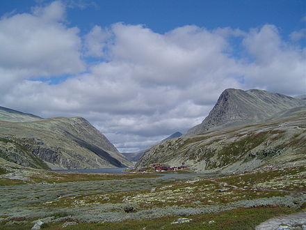 Rondvassbu lodge in central Rondane