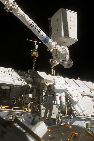 File:STS-131 EVA2 Rick Mastracchio and Clayton Anderson 2.jpg