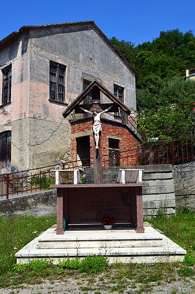 File:San Rufino (Leivi)-monumento ai caduti1.jpg