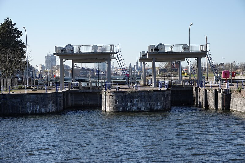 File:Sas-Slijkens lock Bredene.07.jpg