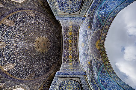 Shah (Imam) Mosque in Isfahan. Photo by: Amir Hossein Pashaei