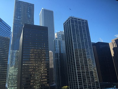 Skyscrapers in Chicago, including the AON Center, Chicago, IL 11-22-15.jpg