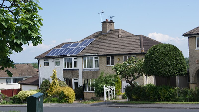 File:Solar panels on a 1930s semi on Barleyfields Road, Wetherby (31st May 2013).JPG