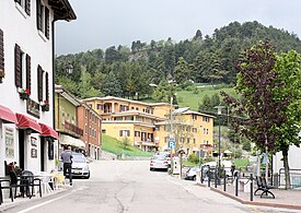 Spiazzi, in the village.JPG