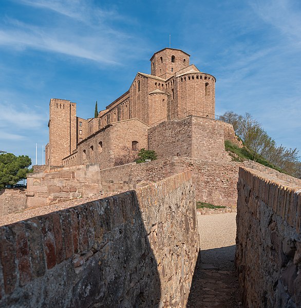 File:St Vincent church in Cardona (5).jpg