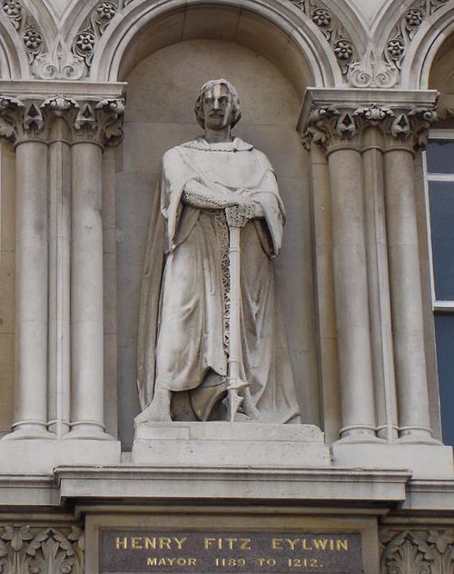 Henry fitz Ailwin statue at Holborn Viaduct, London