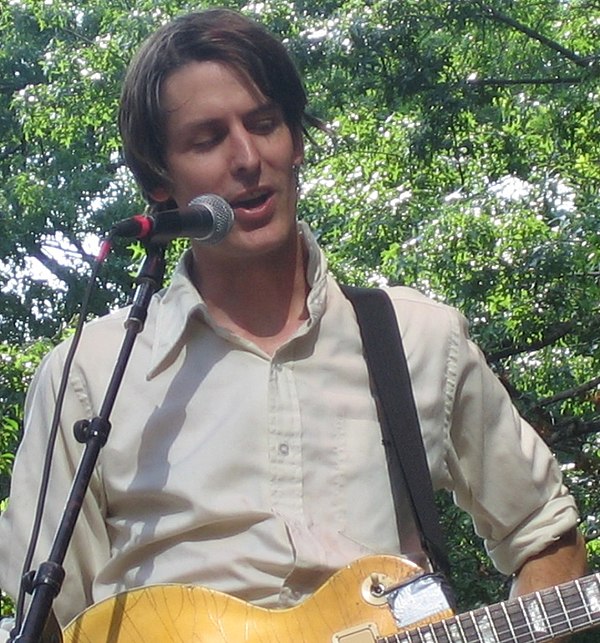 Malkmus performing in 2005 at the River To River Festival