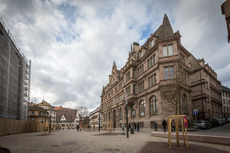 File:Strasbourg place Saint-Thomas février 2014 05.jpg