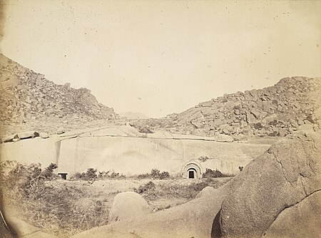 ไฟล์:Sudama_and_Lomas_Rishi_Caves_at_Barabar,_Bihar,_1870.jpg