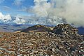 Der Gipfelcairn des Tom a’ Choinich, im Hintergrund der Toll Creagach