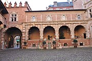 Assézat : la loggia et le pavillon d'entrée côté sud.