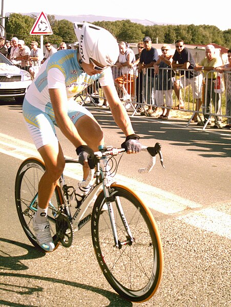 File:Tour de l'Ain 2009 - étape 3b - Valentin Iglinskiy.jpg