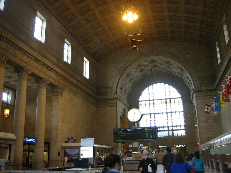 File:Union Station (interior).JPG