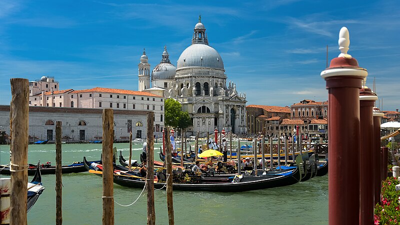 File:Venezia Santa Maria della Salute (35938422591).jpg