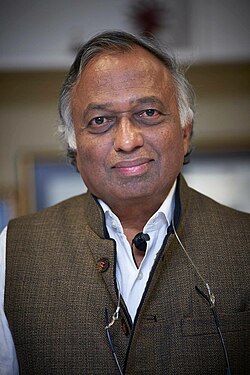 Vijay Bhatkar Portrait Photo.jpg