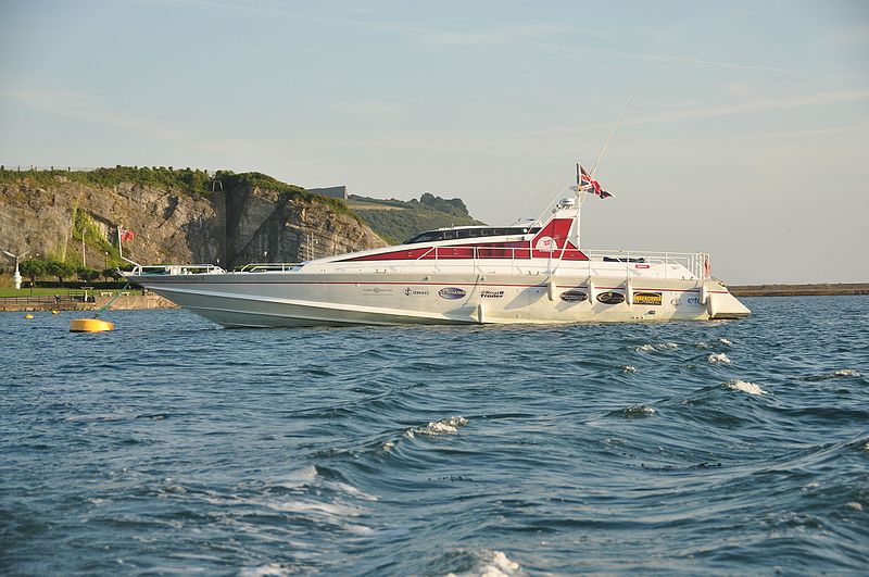 File:Virgin Atlantic Challenger II on the Cattewater (1411).jpg