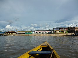 Aankomst in Benjamin Constant op de zijrivier Javari van de Amazone