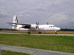 Fokker 50: Tvåmotorigt turbopropdrivet trafikflygplan med plats för 50 passagerare