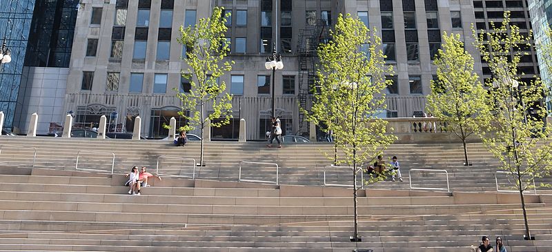 File:'River Theater' segment of Chicago Riverwalk in May 2016 (A).jpg