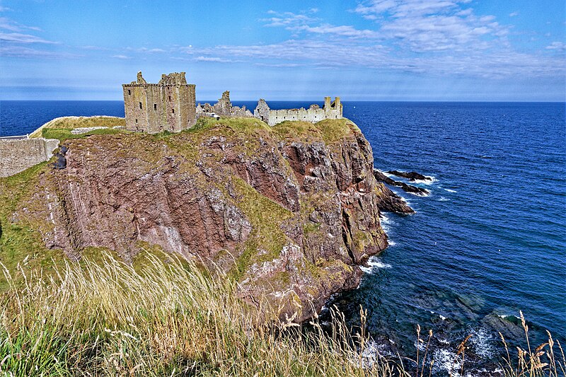 File:+ 3 Kilometer südlich der Stadt Stonehaven liegt Dunnottar Castle. 02.jpg