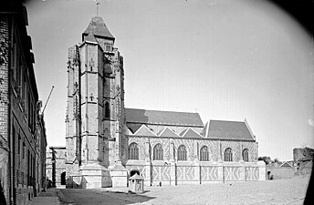 Façade sud de l'église Saint-Jacques du Tréport (avant 1896).