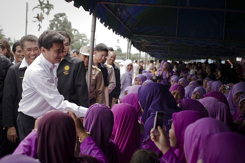 File:นายกรัฐมนตรี เป็นประธานในพิธีเปิดถนนทางหลวงหมายเลข 406 - Flickr - Abhisit Vejjajiva.jpg
