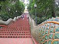 Escalier aux nagas et entrée du temple