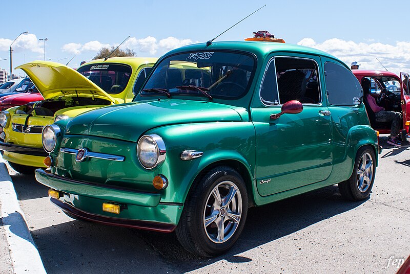 File:13º Encuentro Nacional del FIAT 600-2.jpg