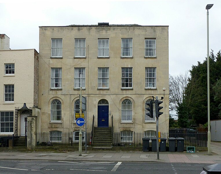 File:18 London Road Gloucester - geograph.org.uk - 6090184.jpg