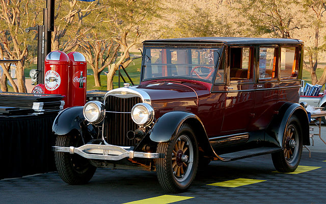 1925 Lincoln Model L sedan (of Greta Garbo)