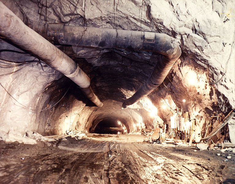 File:1962 Cheyenne Mt., Int const, chamber view.jpg