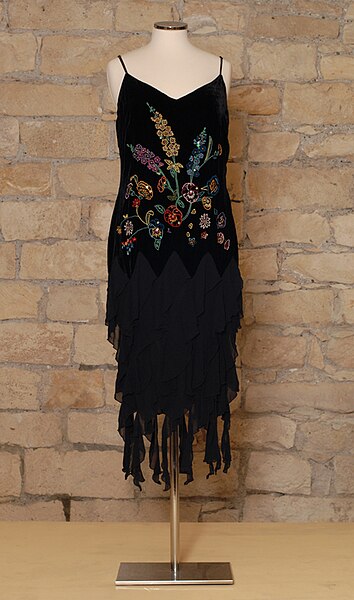 File:2007 little black dress with coloured embroidery, Sue Wong.jpg