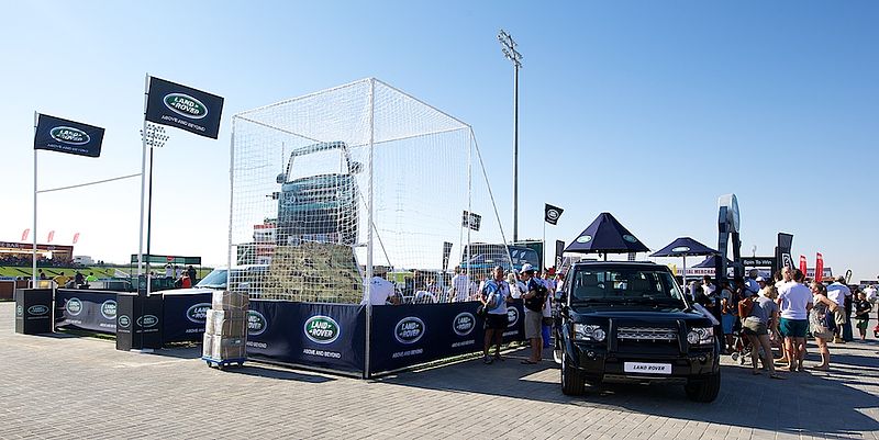 File:2013 Dubai7s - Land Rover MENA (11188103484).jpg