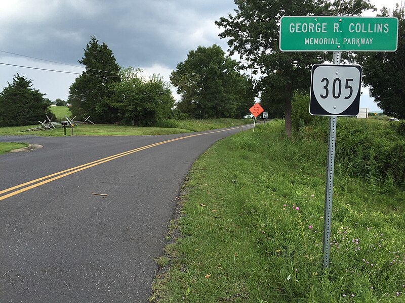 File:2016-07-19 13 03 15 View north along Virginia State Route 305 (George R. Collins Memorial Parkway) at Old Cross Road (Virginia State Route 211) in New Market, Shenandoah County, Virginia.jpg