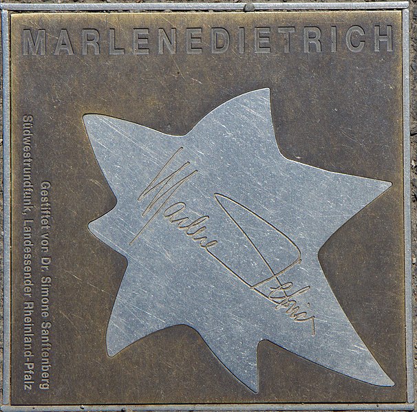 File:2018-07-18 Sterne der Satire - Walk of Fame des Kabaretts Nr 74 Marlene Dietrich-1106.jpg