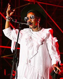 Lauryn Hill was the first female solo act to win the category. 2018 06 22 Lauryn Hill Cittadella-5 (cropped).jpg