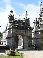 4205.Triumphpforte (Porte de Triomphe-1587) -Saint Thégonnec-Umfriedeter Pfarrbezirk (recinto parroquial) -Departamento Finisterre-Región Bretaña-Francia.JPG