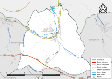 Carte en couleur présentant le réseau hydrographique de la commune