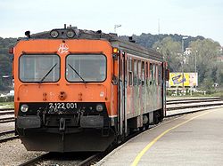 Una locomotora diésel perteneciente al ferrocarril croata