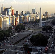 Dikilitaş ve Avenida 9 de Julio.