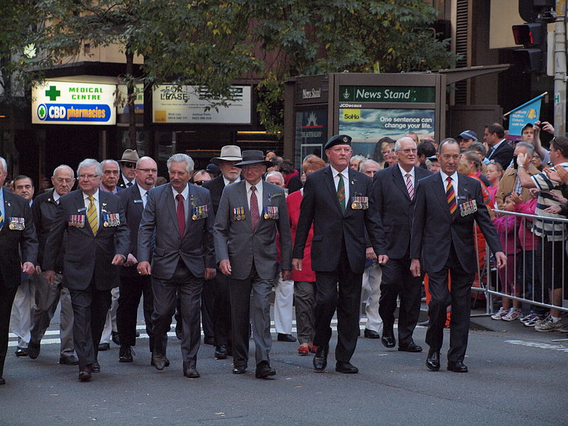 File:ANZAC Day Parade 2013 in Sydney - 8680120692.jpg