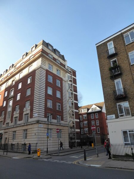 File:A walk from Clerkenwell to Piccadilly (115) - geograph.org.uk - 6076275.jpg