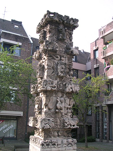 File:Aachen Brunnen am Augustinerplatz 1.jpg