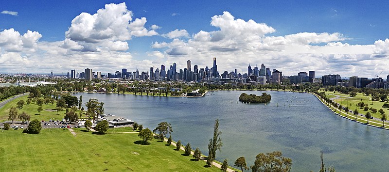 File:Aerial perspective of Albert Park Lake.jpg