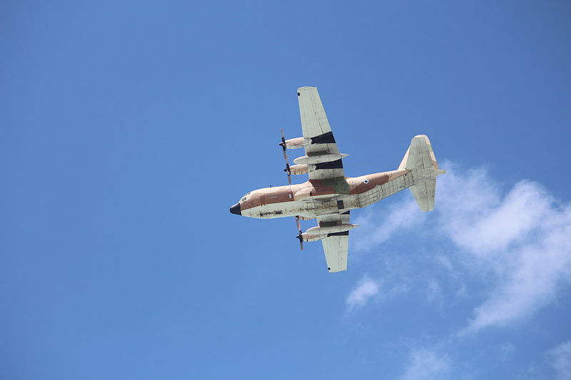 File:Air Force Fly By on Tel Aviv Beach IMG 5963.JPG