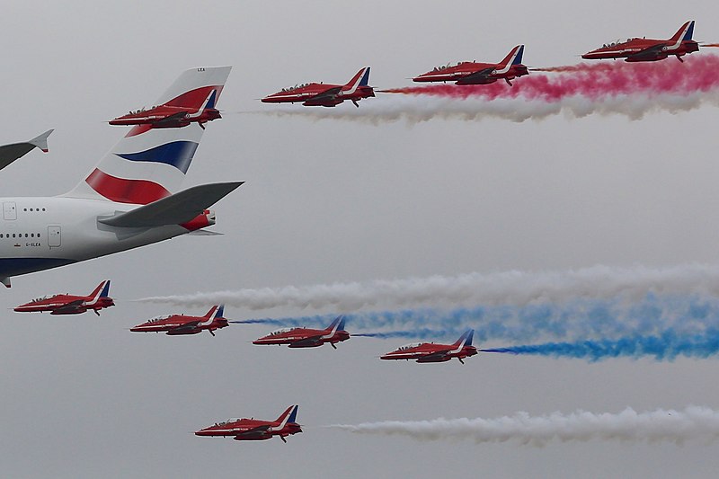 File:Airbus A380 & The Red Arrows (9421074555).jpg