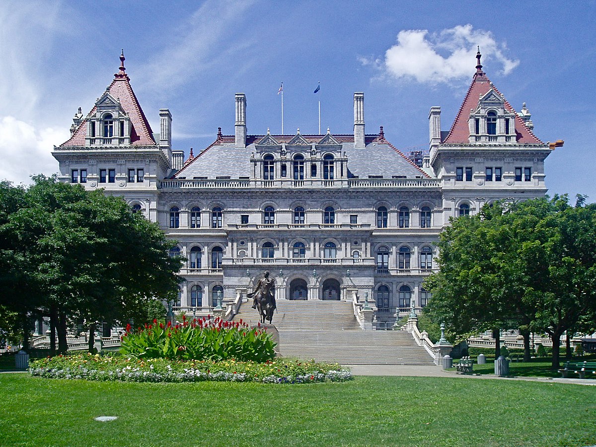 Why was Albany chosen as New York's capital?