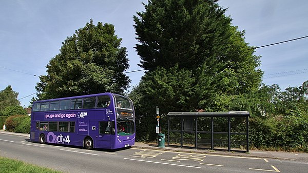 An Oxford Bus Company bus in Oxford Road, Cumnor